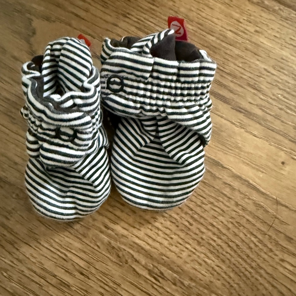 Zutano Black and White Stripe Baby Walker Shoes
